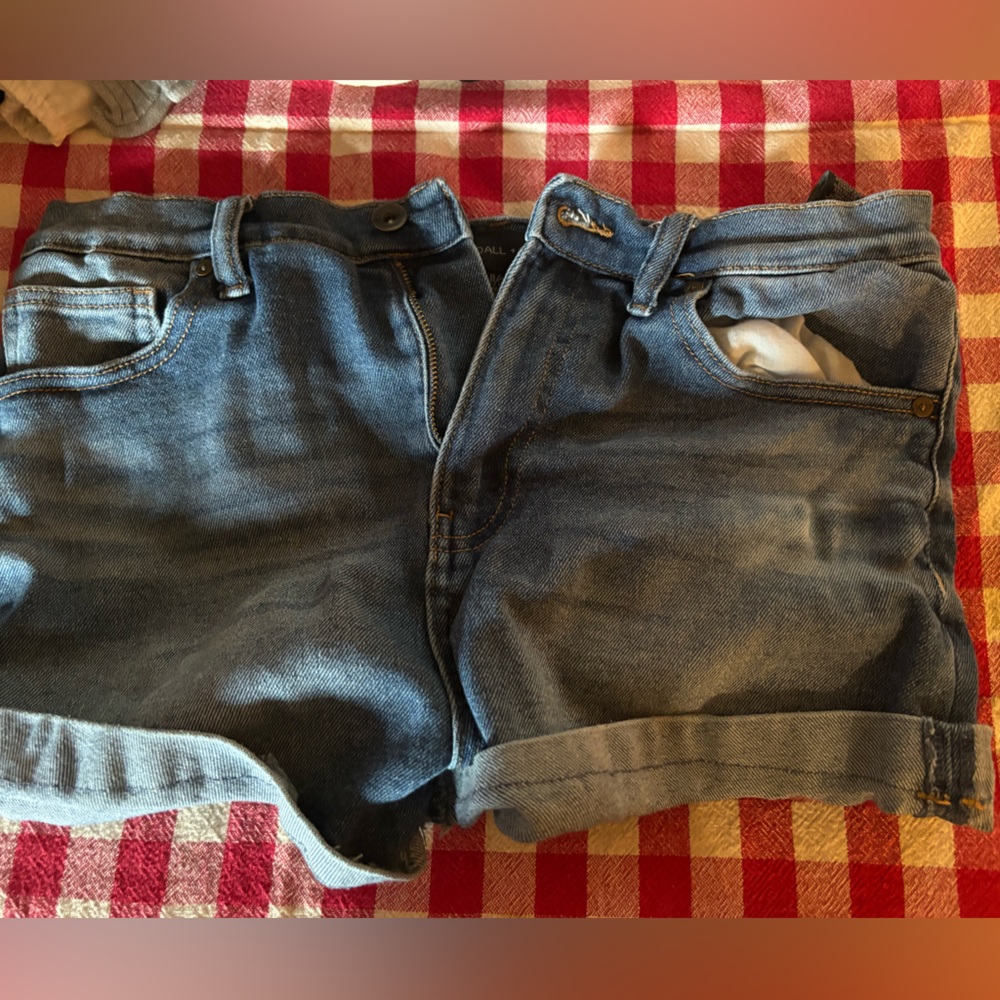 Kendall + Kylie women’s shorts